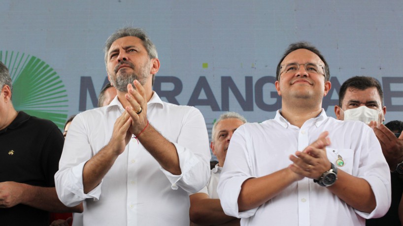 O governador do Ceará, Elmano de Freitas, e o prefeito de Maranguape, Átila Câmara, durante evento de lançamento do Maranguape Industrial Park