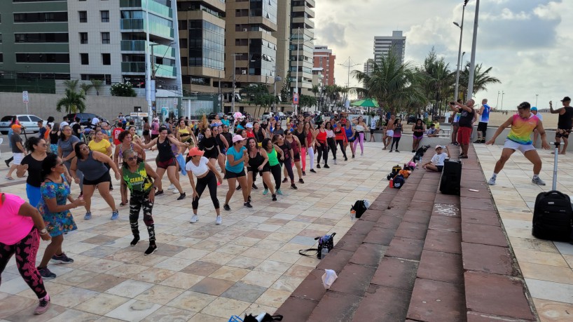 ￼ Aulão de dança une pessoas de diferentes idades