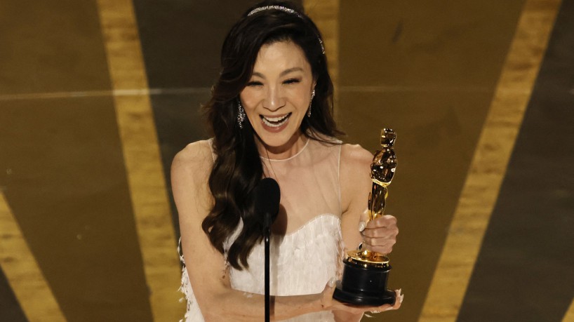 Michelle Yeoh venceu o prêmio de Melhor Atriz no Oscar 2023 por sua interpretação em 