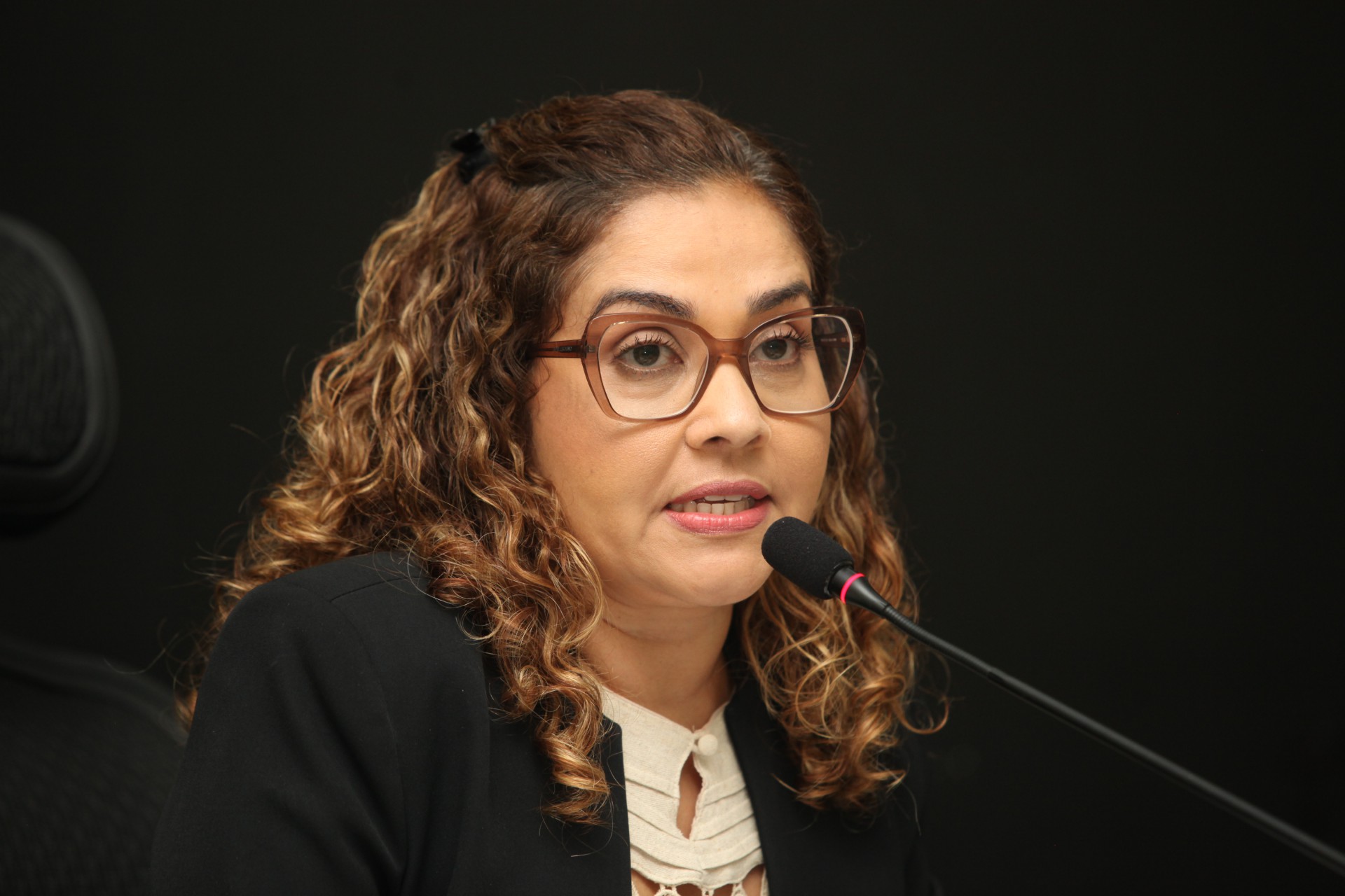 Promotora de justiça e secretária executiva auxiliar do Decon, Juliana Cronemberger, divulga balanço de reclamações do Decon (Foto: FÁBIO LIMA)