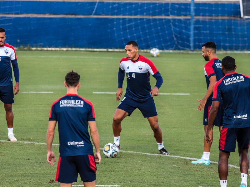 Grêmio treina em Fortaleza e finaliza preparativos para jogo deste