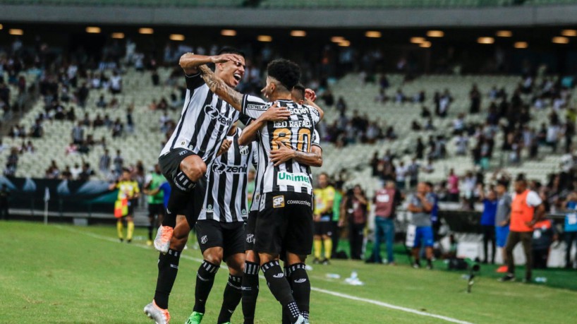 Jogadores do Ceará comemoram gol no jogo Ceará x Iguatu, na Arena Castelão, pelo Campeonato Cearense 2023