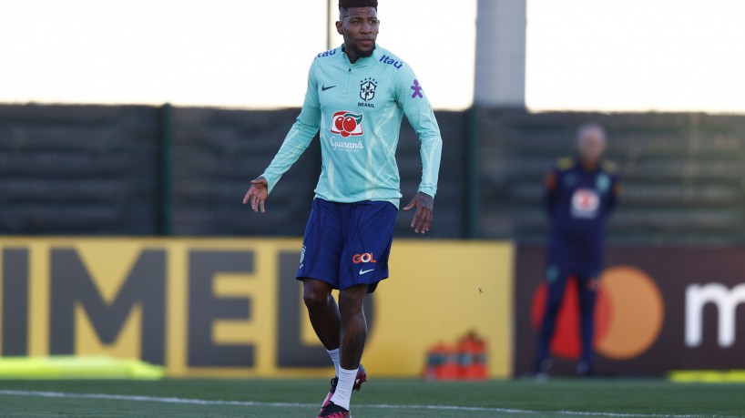 Lateral-direito Emerson Royal em treino da seleção brasileira em Tânger, no Marrocos