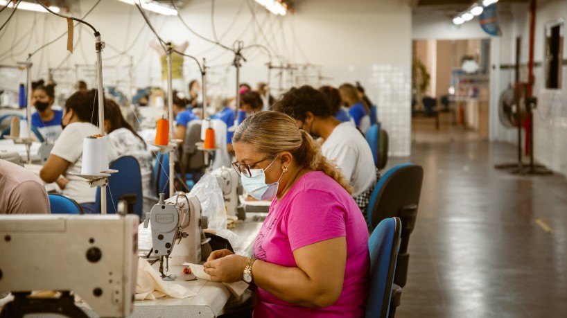 O segmento Têxtil e Vestuário, que abarca desde a produção do tecido até a finalização da roupa, é o segundo que mais necessita de profissionais 