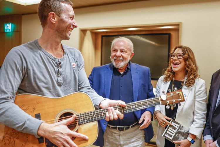 Lula, Janja e Chris Martin, do Coldplay, em encontro em março de 2023, no Rio de Janeiro