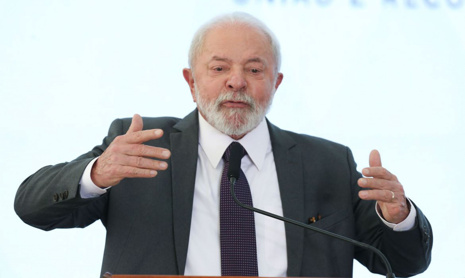 Brasília (DF) 20/03/2023 Presidente da República, Luiz Inácio Lula da Silva, e a ministra da Saúde, Nísia Trindade, durante solenidade que anunciou a retomada do programa Mais Médicos para o Brasil.