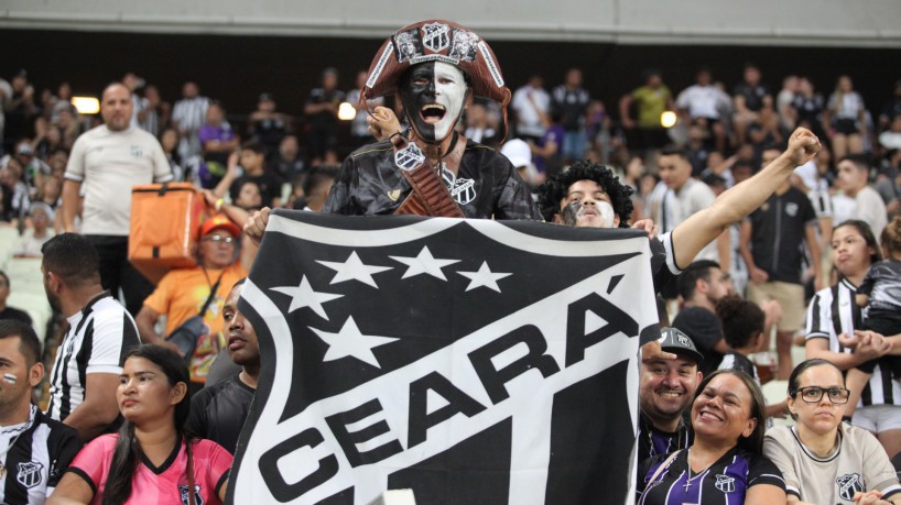 FORTALEZA, CE, BRASIL,26.03.2023: Torcida do Ceará no Jogo pela copa do nordeste Ceará vs Sergipe, arena Castelão.