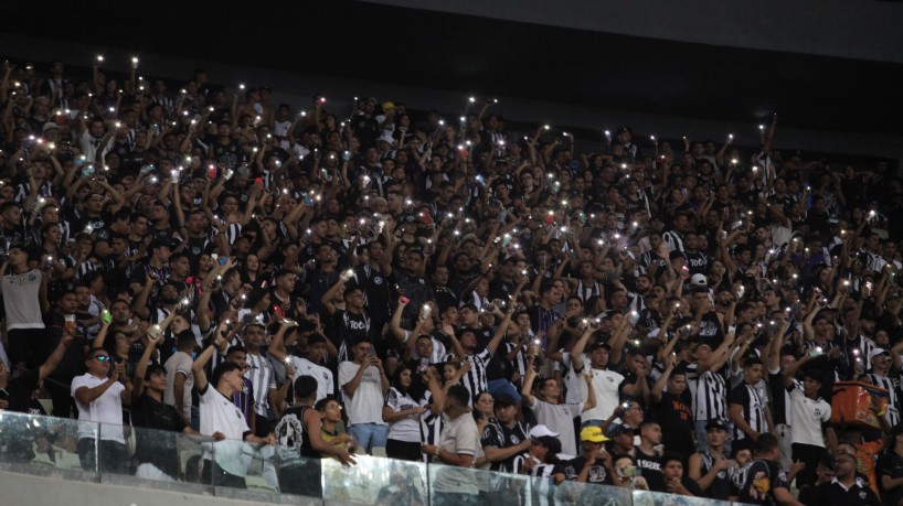 FORTALEZA, CE, BRASIL,26.03.2023: Torcida do Ceará no Jogo pela copa do nordeste Ceará vs Sergipe, arena Castelão.