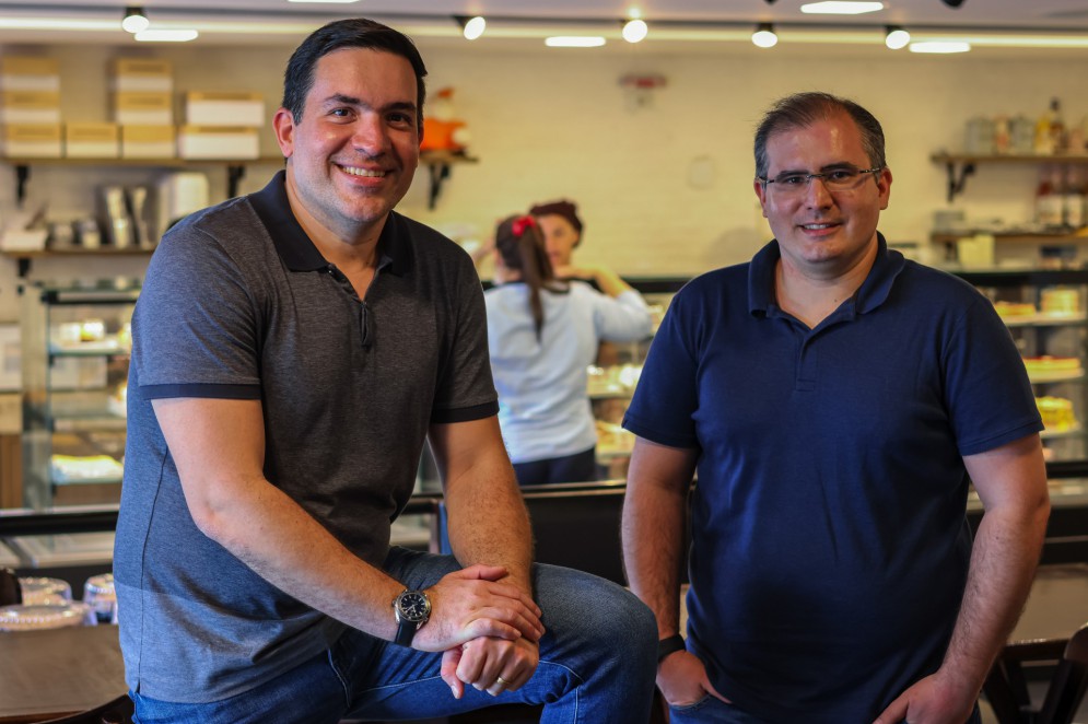 Os irmãos Yuri e Yves Fontenelle são sócios da mãe na empresa e dividem as questões administrativas(Foto: AURÉLIO ALVES)