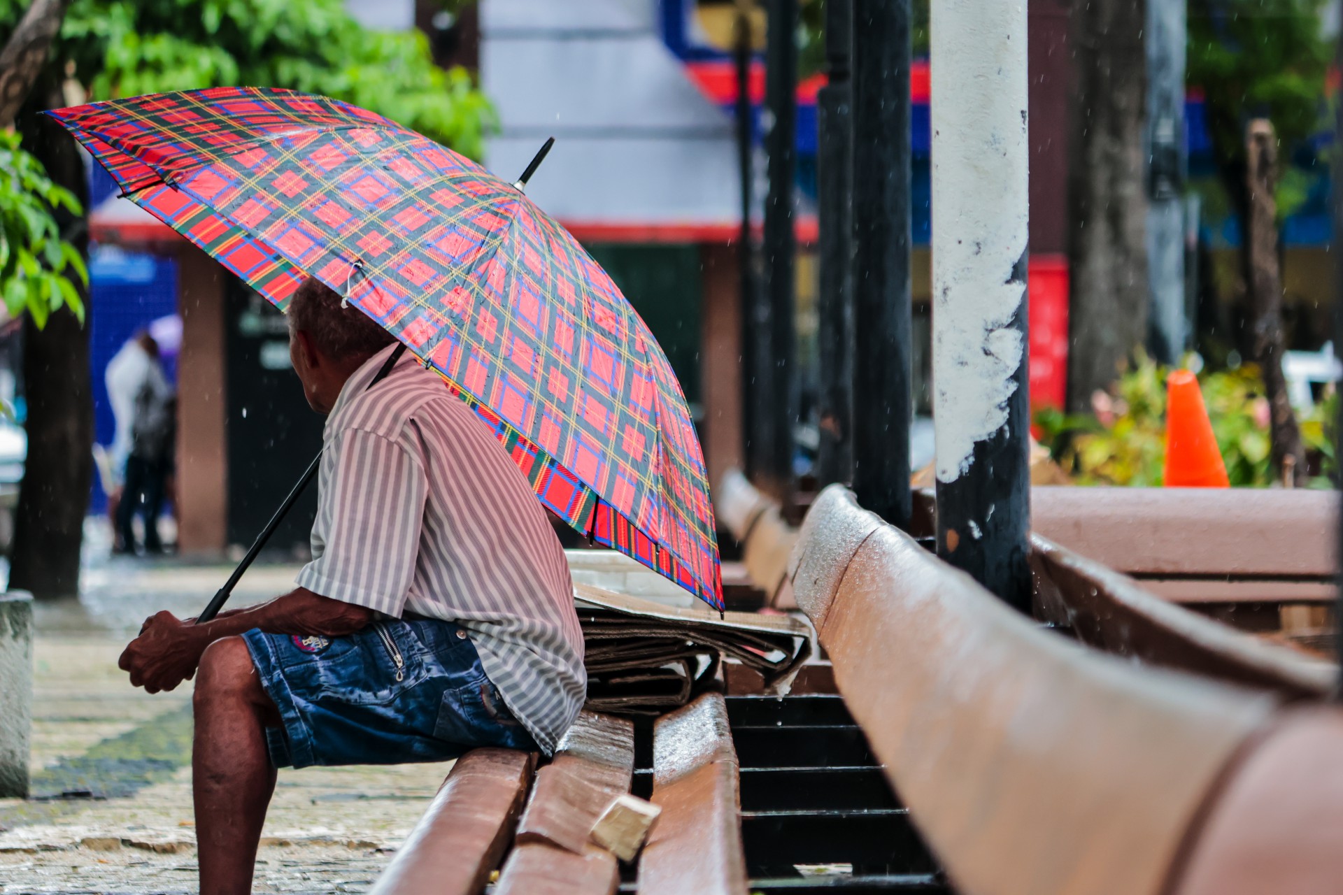 Foto de apoio ilustrativo (,anhã chuvosa na Praça do Ferreira, em Fortaleza). Fenômeno climático El Niño pode influenciar chuvas no Ceará (Foto: AURÉLIO ALVES)