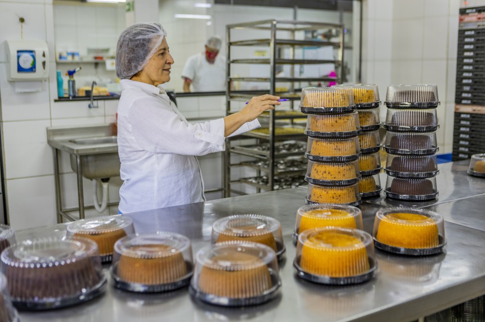 A Torta de Banana é um dos itens mais vendidos da empresa(Foto: FCO FONTENELE)