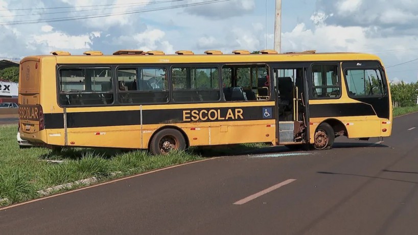 Nenhum dos estudantes sofreu ferimentos, já o motorista morreu ainda no local