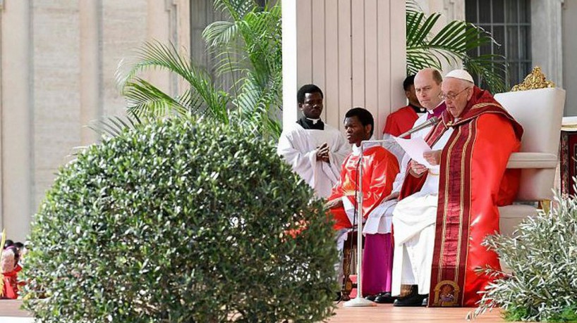 Papa celebra missa do Domingo de Ramos