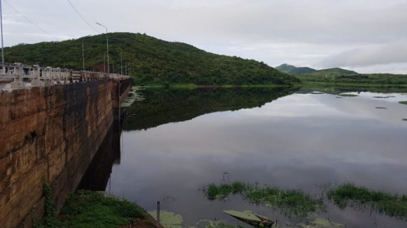 Açude Fogareiro está na iminência de sangrar após chuvas mais recentes registradas em Quixeramobim. Foto ilustrativa, em 29/05/2020