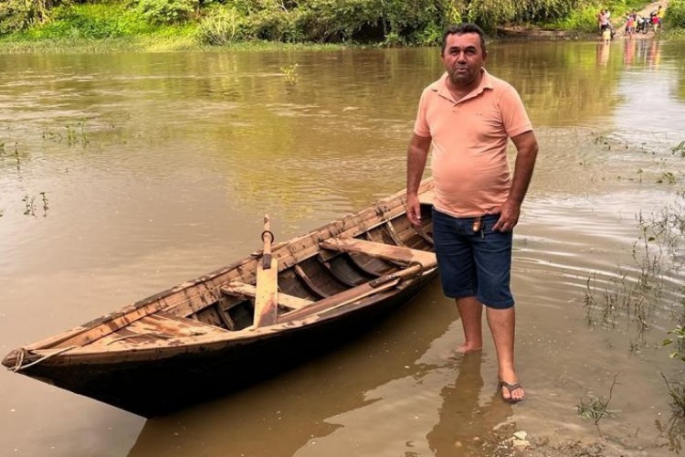 Prefeitura de Itapiúna concede canoa apta para águas mais fortes