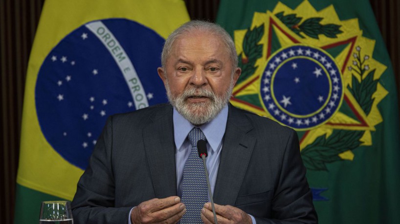 Retomada de programas e revisão de medidas marcam 100 dias de Lula