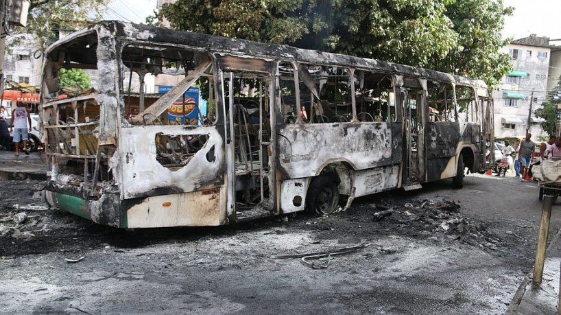 Ônibus queimado na Bahia