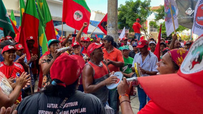 MST e movimentos sociais ocupam sede do Incra em Alagoas