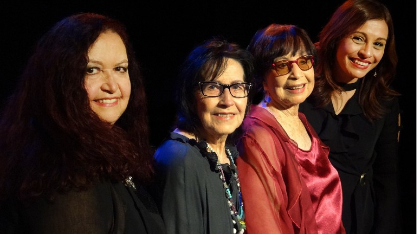 Cantora e compositora brasileira, parte do Quarteto em Cy, Cynara (na sequencia,  segunda Sonya, Cynara, Cyva e Corina) faleceu em decorrência de insuficiência respiratória aos 78 anos