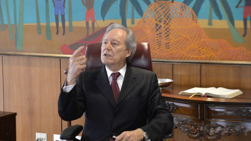 Presidente da República em exercício, o presidente do Supremo Tribunal Federal (STF), ministro Ricardo Lewandowski, despacha com assessores no Palácio do Planalto (Wilson Dias/Agência Brasil)