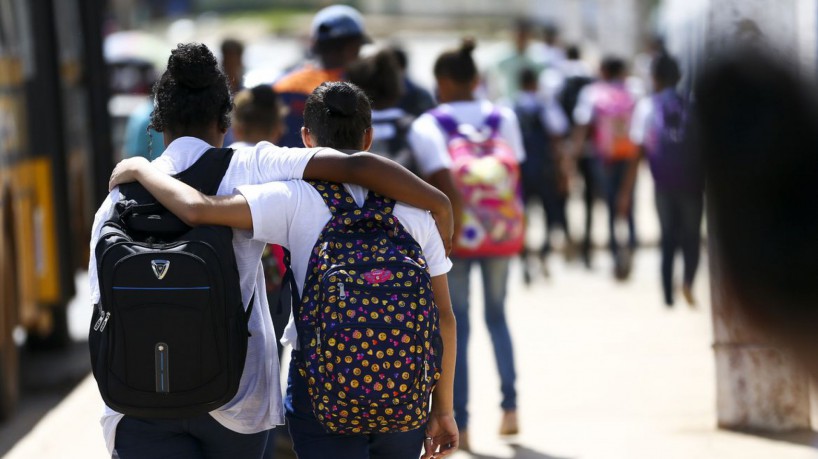 ￼ESTUDANTES, pais e educadores precisam ser percebidos e acolhidos 