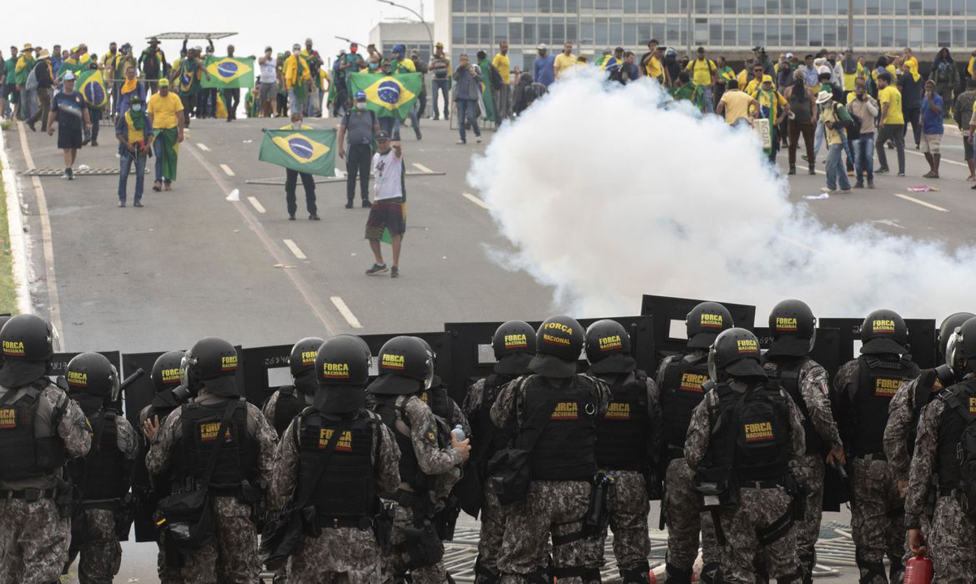 Manifestantes apoiadores de Bolsonaro em ato contra governo Lula no dia 8 de janeiro 2023