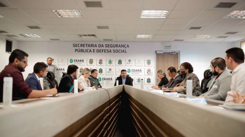 Reunião nesta quinta-feira, 13, contou com participação de representantes da SSPDS, da Seduc, do Sindicato dos Estabelecimentos Particulares de Ensino do Ceará, entre outros