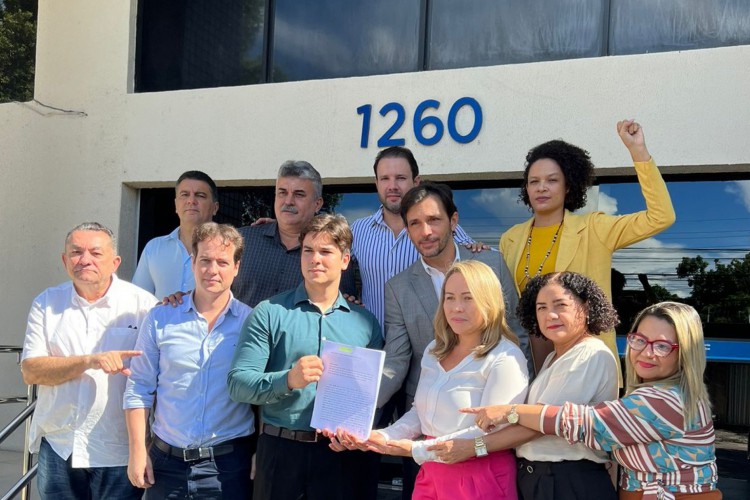 Vereadores e deputado Guilherme Sampaio (PT) se reuniram com o procurador Marcelo Monte nesta segunda-feira, 17