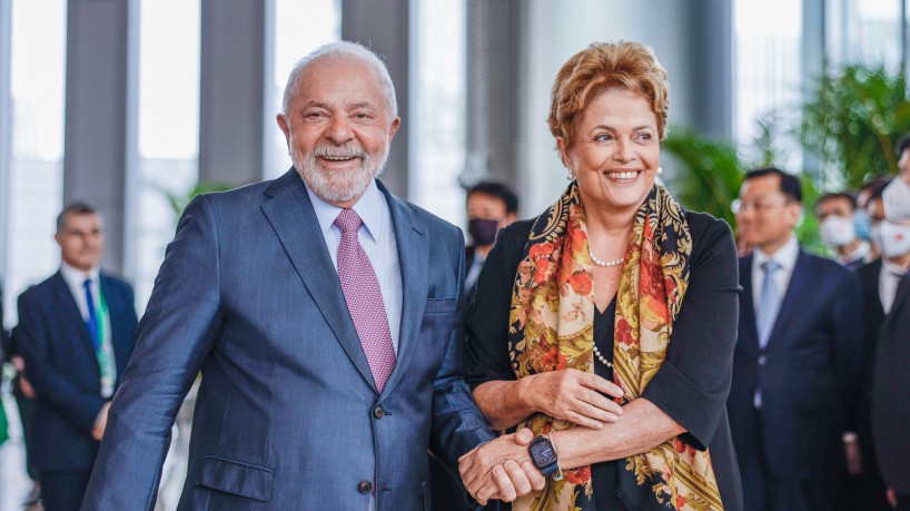 ￼Presidente Luiz Inácio Lula da Silva e Dilma Rousseff na cúpula dos Brics