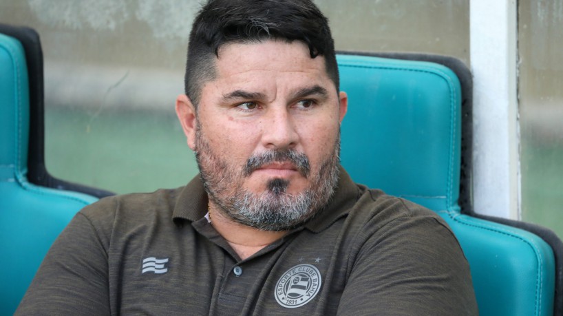 Técnico Eduardo Barroca no jogo Bahia x Brusque, na Fonte Nova, pelo Campeonato Brasileiro Série B