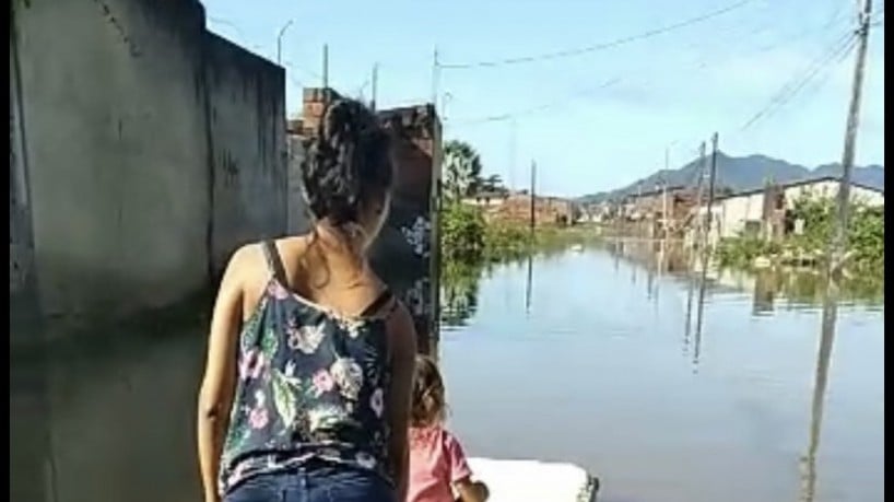 Moradores ficam desabrigados na comunidade do Picuí, em Caucaia