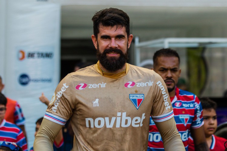 FORTALEZA, CEARÁ, 29-04-2023: Campeonato Brasileiro, pela série A, Fortaleza x Fluminense. Vitória tricolor.  Na foto, Fernando Miguel. (Foto: Fernanda Barros/ O Povo).