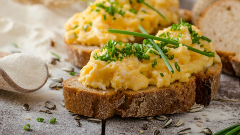 Ovo mexido com ricota é uma dica de receita prática para incluir na dieta