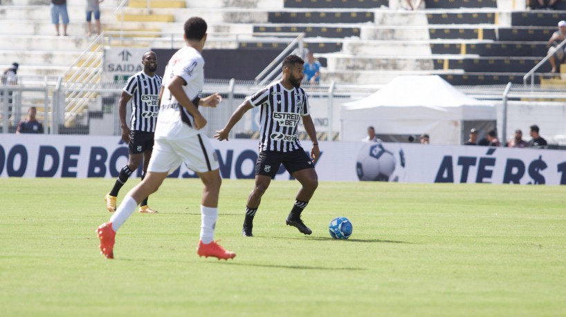 Jogo entre Ponte Preta e Ceará pela Série B 2023