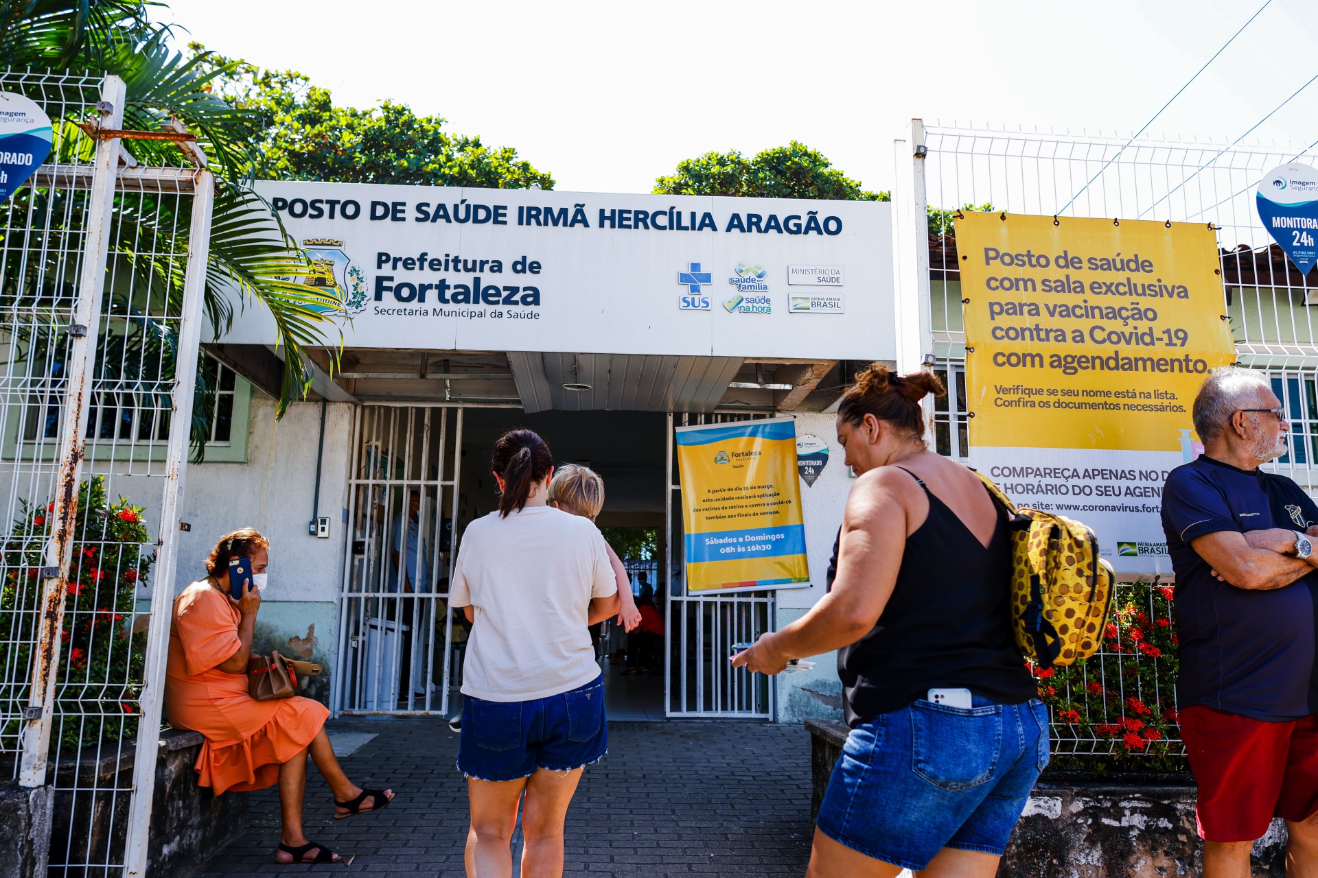 ￼SALAS do posto 
Hercília Aragão foram interditadas (Foto: AURÉLIO ALVES)