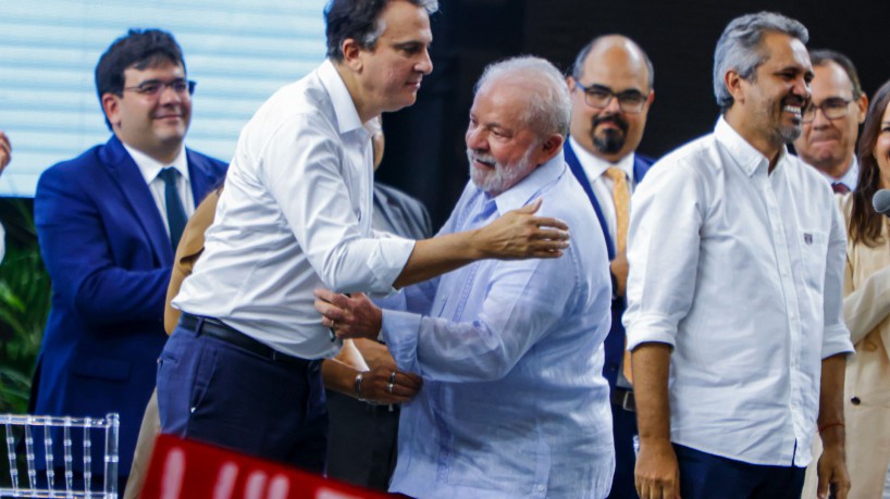 Lula com Camilo e Elmano na primeira visita ao Ceará neste mandato, em maio de 2023