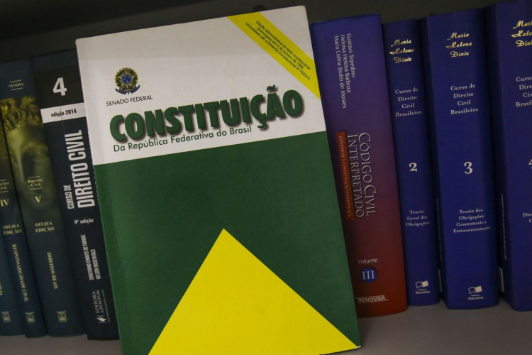 A Constituição da República Federativa do Brasil completa 36 anos neste sábado, 5