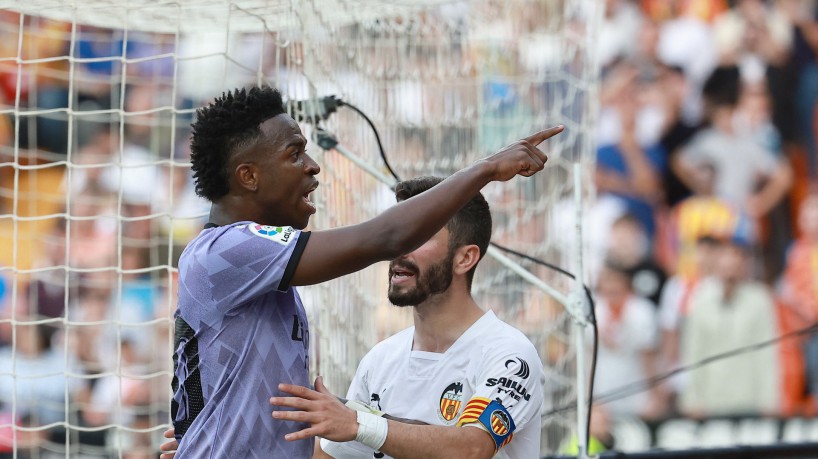 Vinícius Júnior é vítima de racismo em jogo do Real Madrid na Espanha