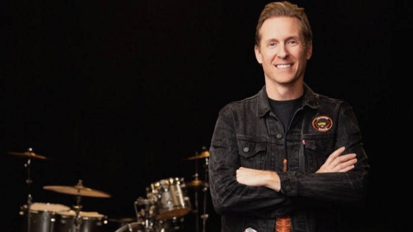 Com shows no Brasil marcado para setembro, o Foo Fighters anunciou Josh Freese como novo baterista