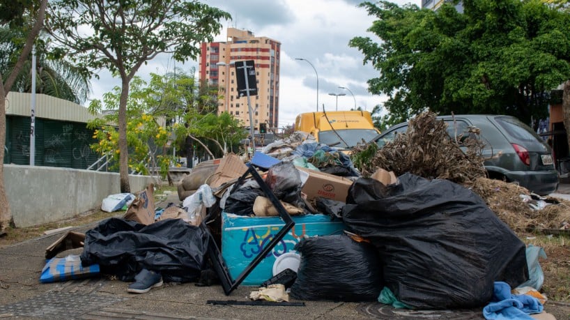 ￼TAXA do Lixo volta 
a ser cobrada na Capital