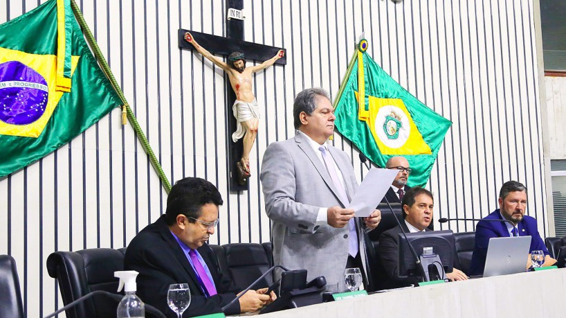 Votação realizada durante sessão legislativa desta terça-feira, 23