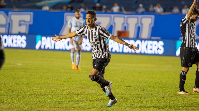 Atacante Erick, autor de um dos gols da vitória do Ceará sobre o Londrina, no primeiro turno da Série B de 2023