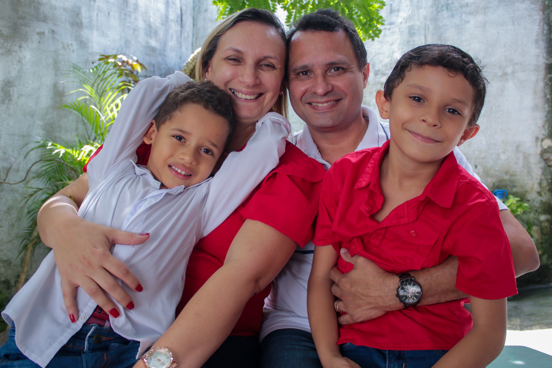 ￼Gabriela Noronha e Henrique  de Brito com os  filhos Mateus e Ivens(Foto: Samuel Setubal)