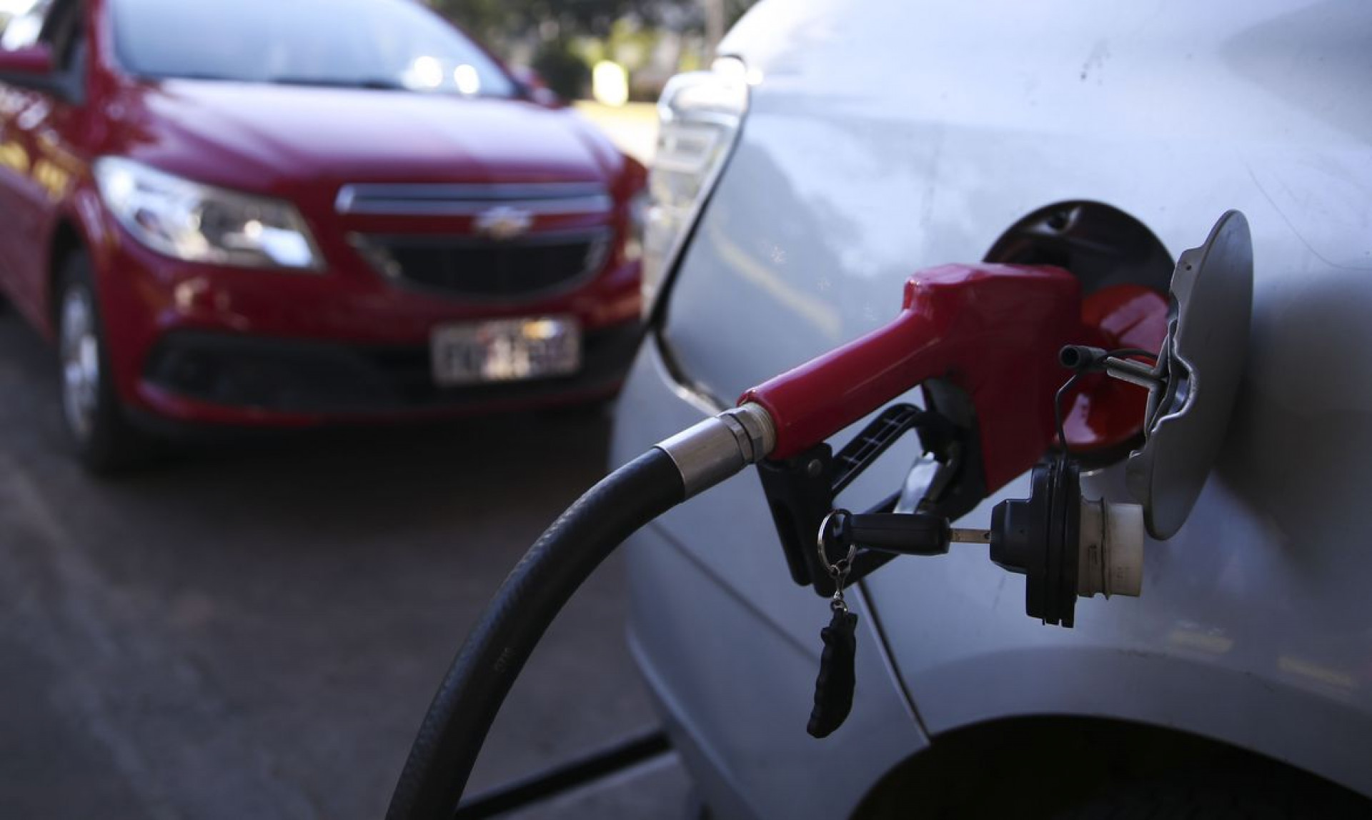 Sindipostos avisa que gasolina não deve baixar no Ceará com redução na Petrobras (Foto: José Cruz/Agência Brasil)