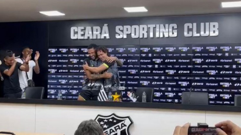 Vitor Gabriel e Nicolas ressaltaram a disputa sadia entre eles no Ceará e se abraçaram no fim da coletiva