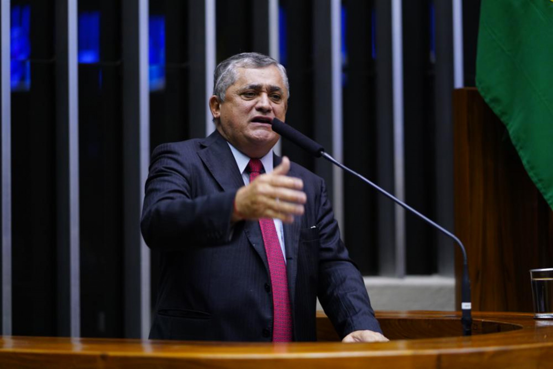 ￼ José Guimarães, 
líder do PT na Câmara  (Foto: Pablo Valadares/Câmara dos Deputados)