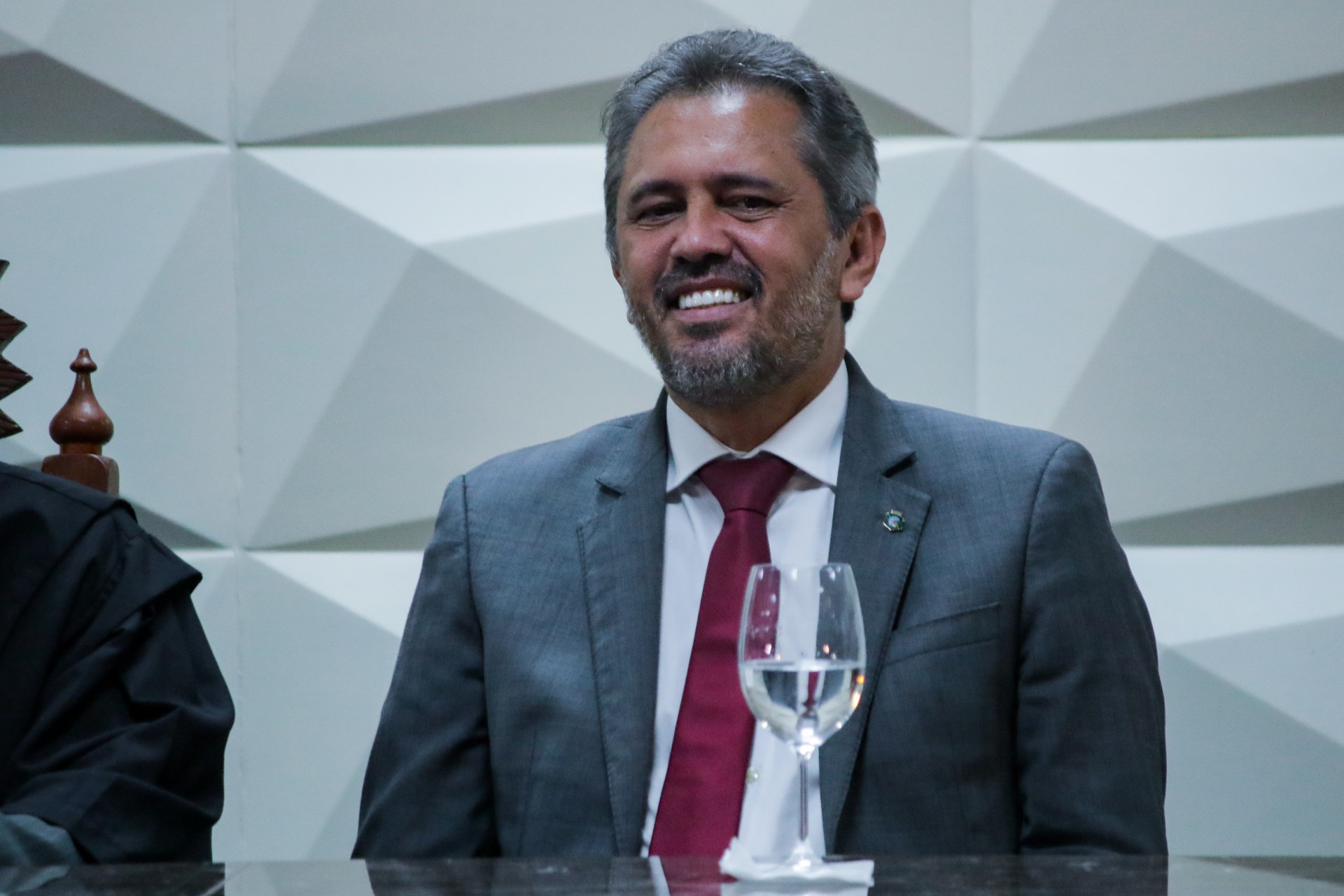 Governador Elmano de Freitas (Foto: Samuel Setubal)