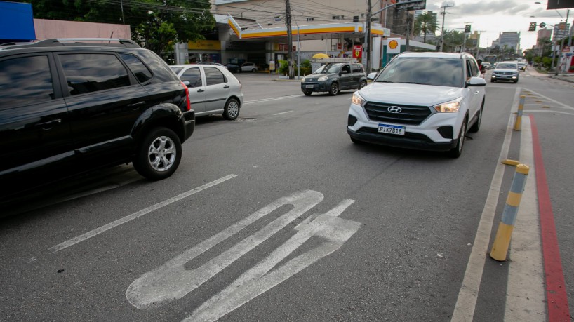 Furto de cabeamento causa instabilidade semafórica no cruzamento da rua Professor Otávio Lobo com avenida Santos Dumont
