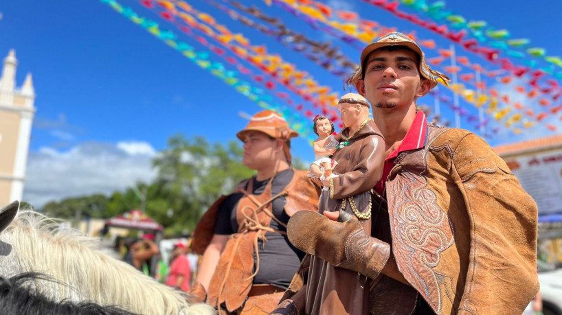 ￼ Festa do Pau da Bandeira de 
Santo Antônio, em Barbalha, no Cariri