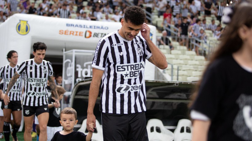 Zagueiro Léo Santos pode ser mantido no time titular do Ceará como volante, no jogo contra o Atlético-GO pela Série B